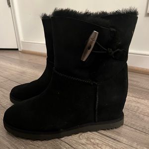 UGG black size 7 classic button boot